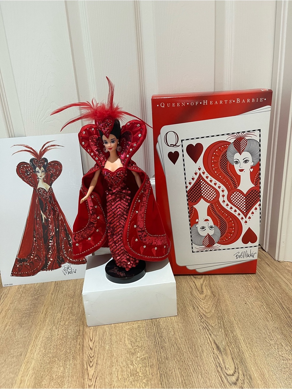 Vintage 1994 Bob Mackie Queen of Hearts Barbie - Picture 2 of 4